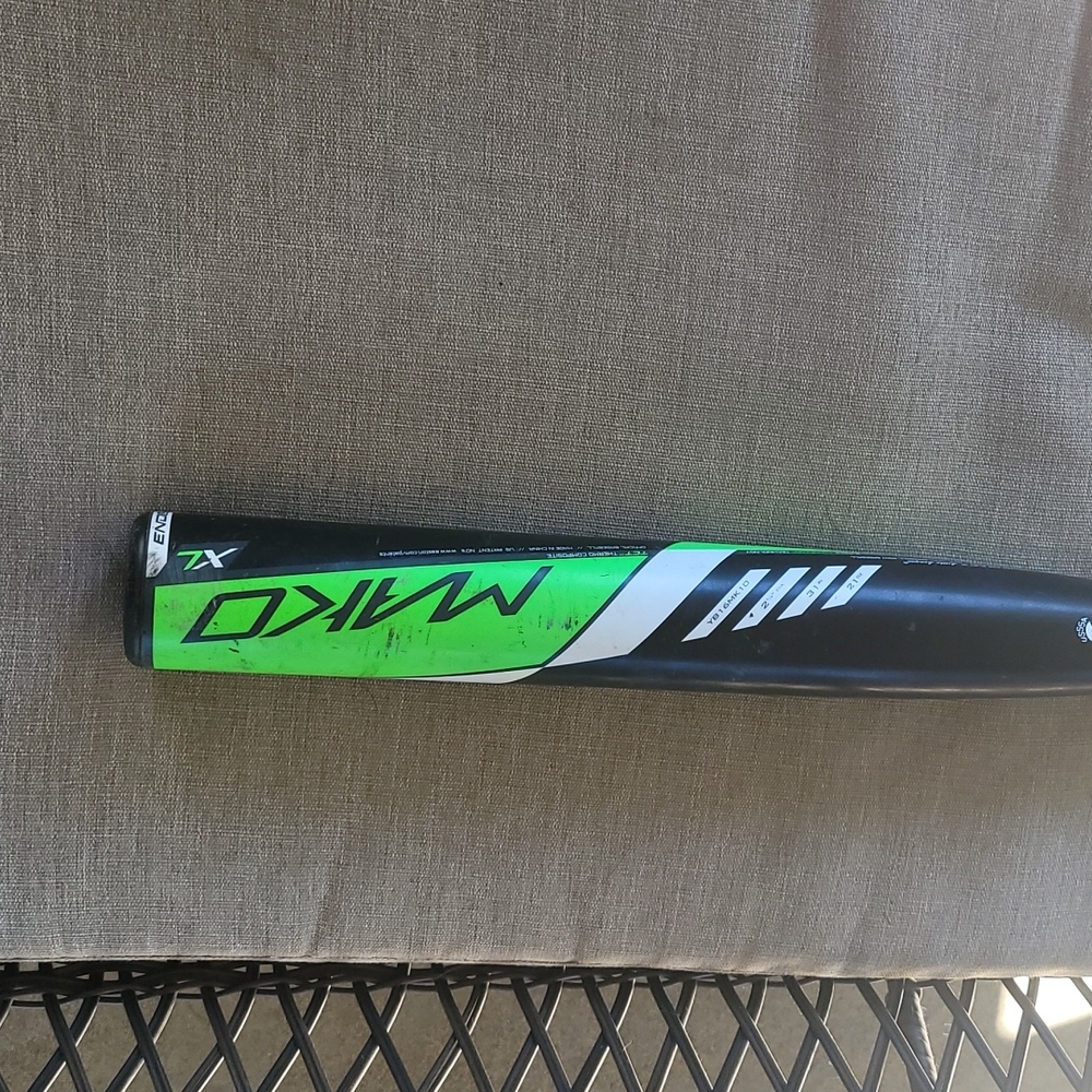 Easton Mako baseball bat